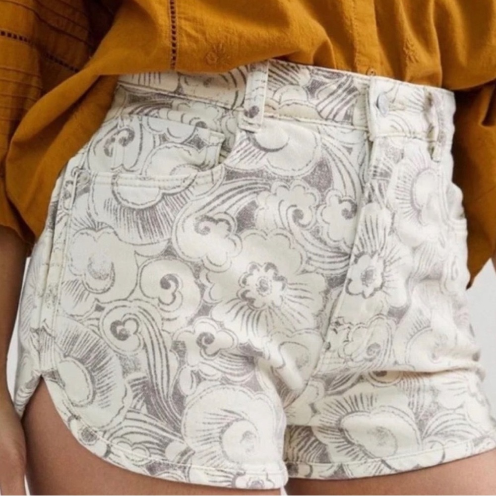 Anthropologie Pilcro Tan Shorts